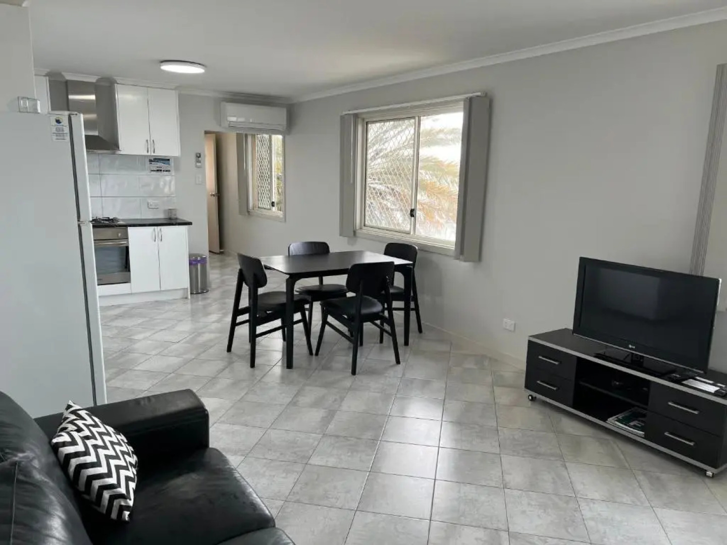 Beachside & Jetty View Apartment 7 - Sea Eagle Nest Apartment