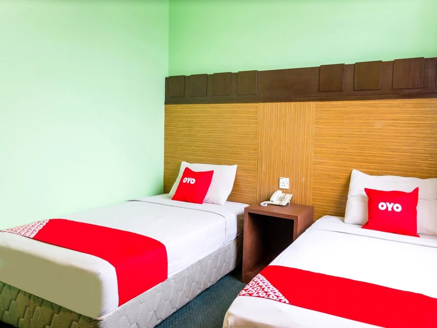 Royal Hotel by OYO Rooms