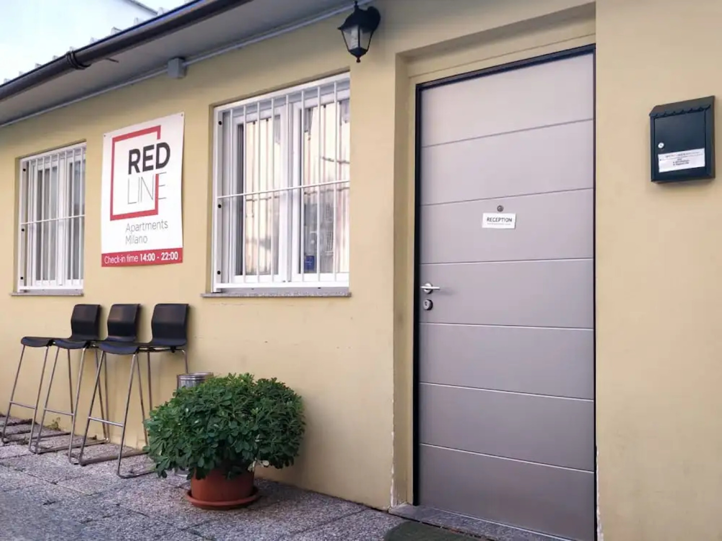 Red Line Room Division