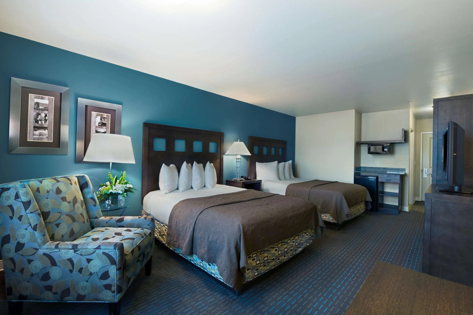 Oxford Suites Silverdale