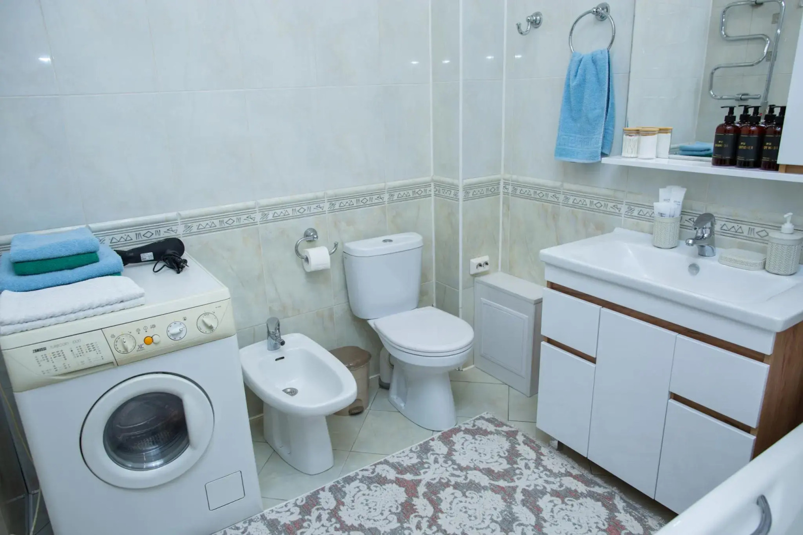 Гости на улице Ленина