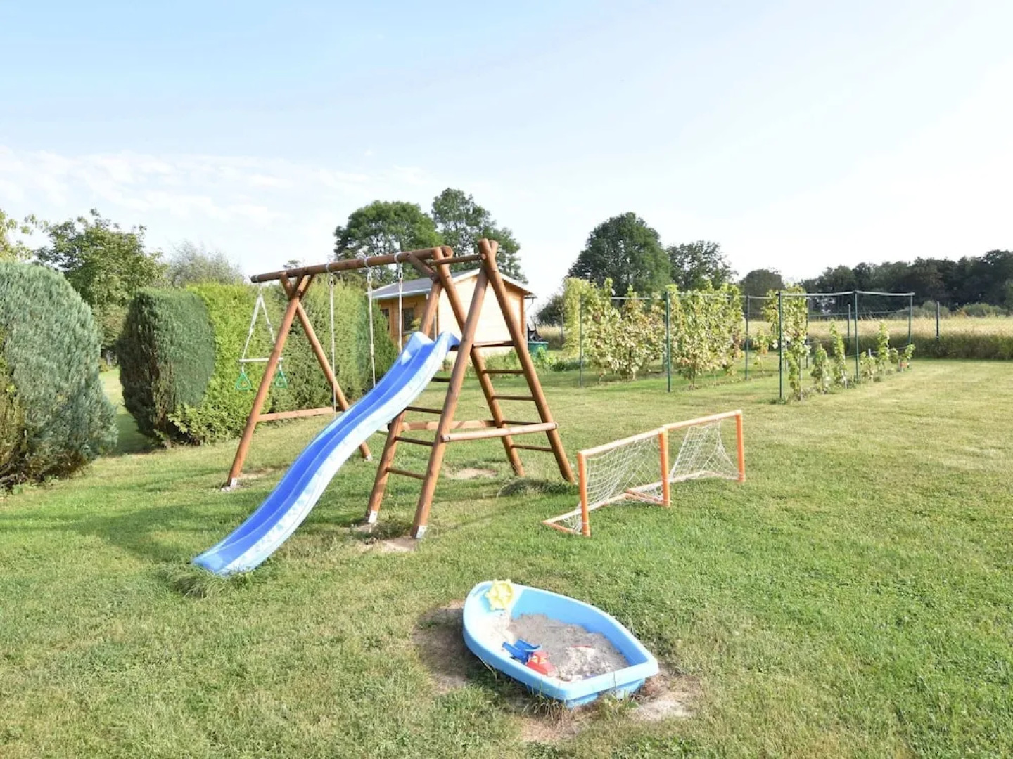 Lovely Bungalow near Sea in Elmenhorst