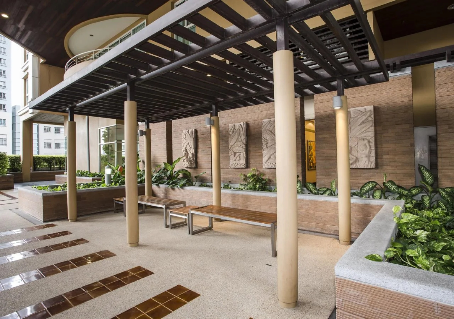 The Narathiwas Hotel & Residence Bangkok