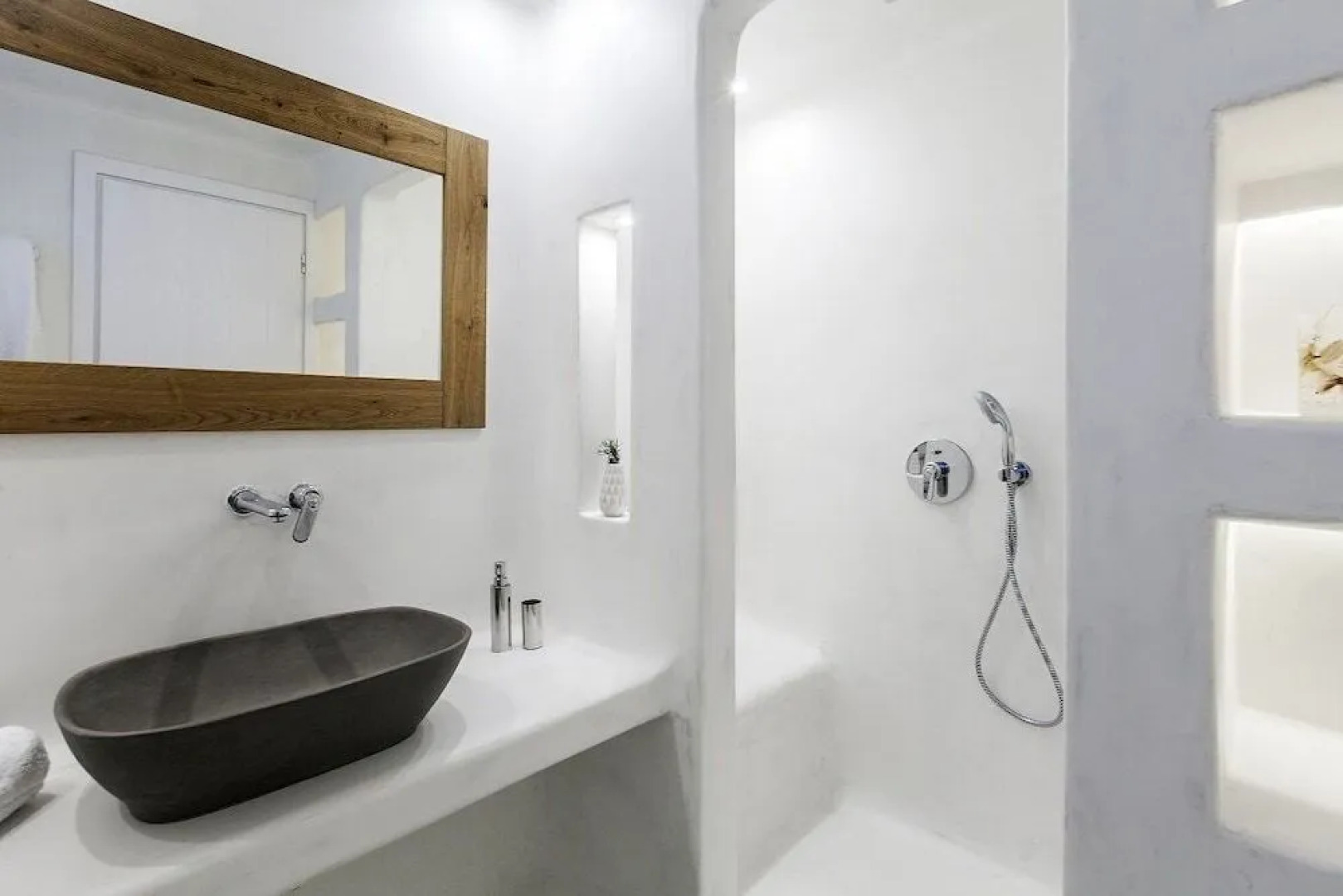 Villa Blue - White by Thea-concept