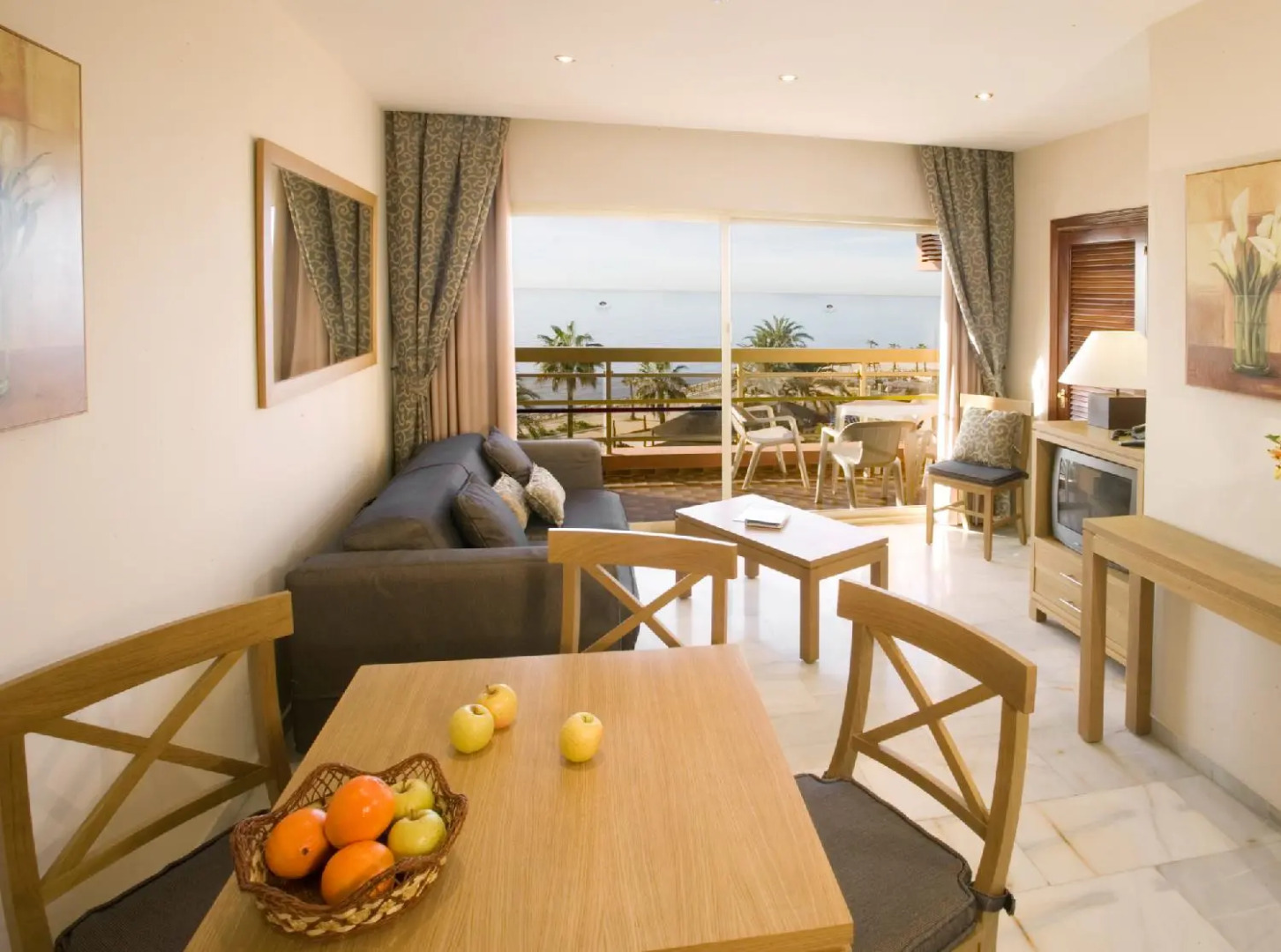 Sunset Beach Club Hotel Apartments