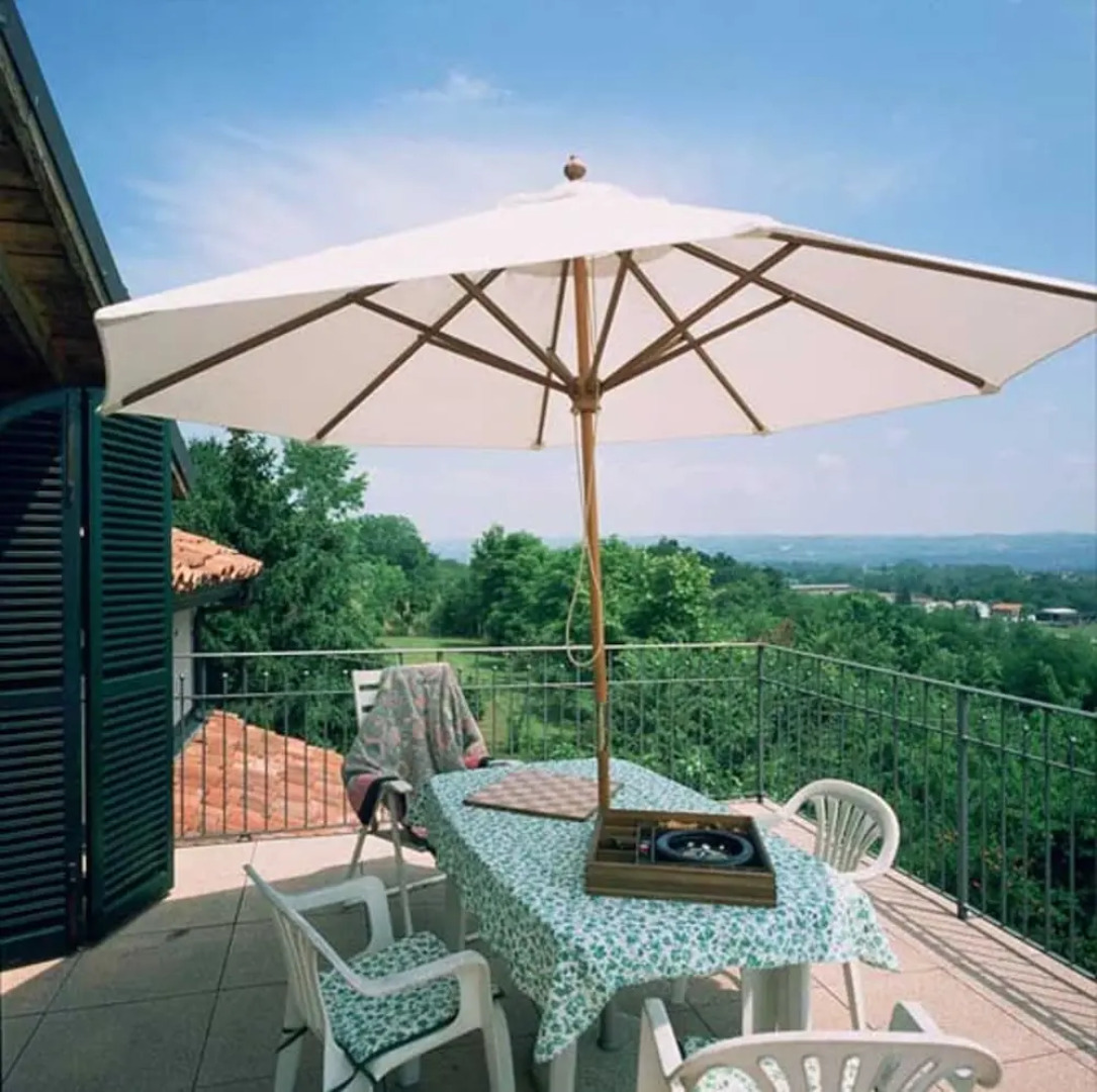 Apartment With 2 Bedrooms in Carrù, With Enclosed Garden - 45 km From