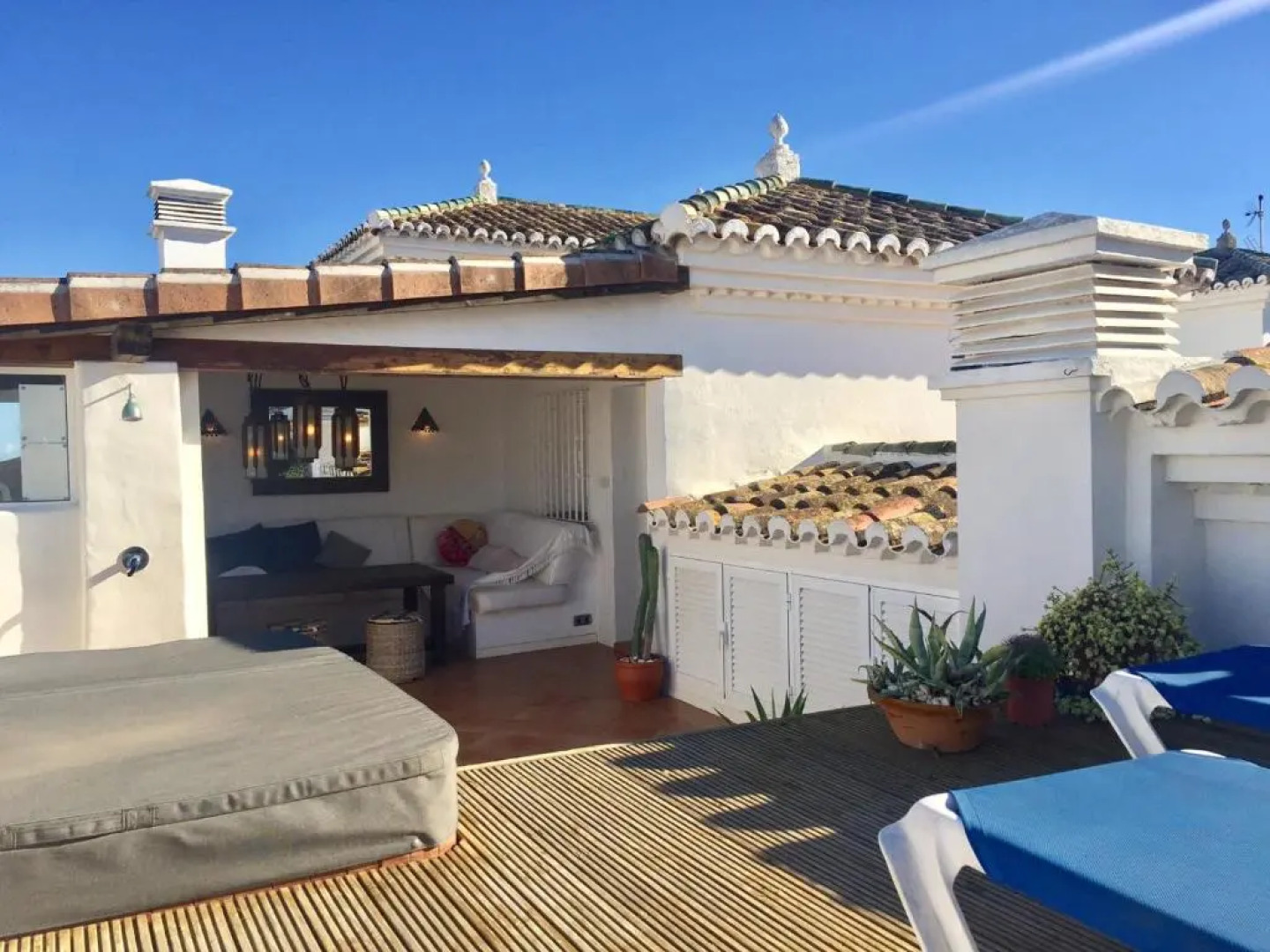 2257-Stunning Penthouse First Line Port Sea View