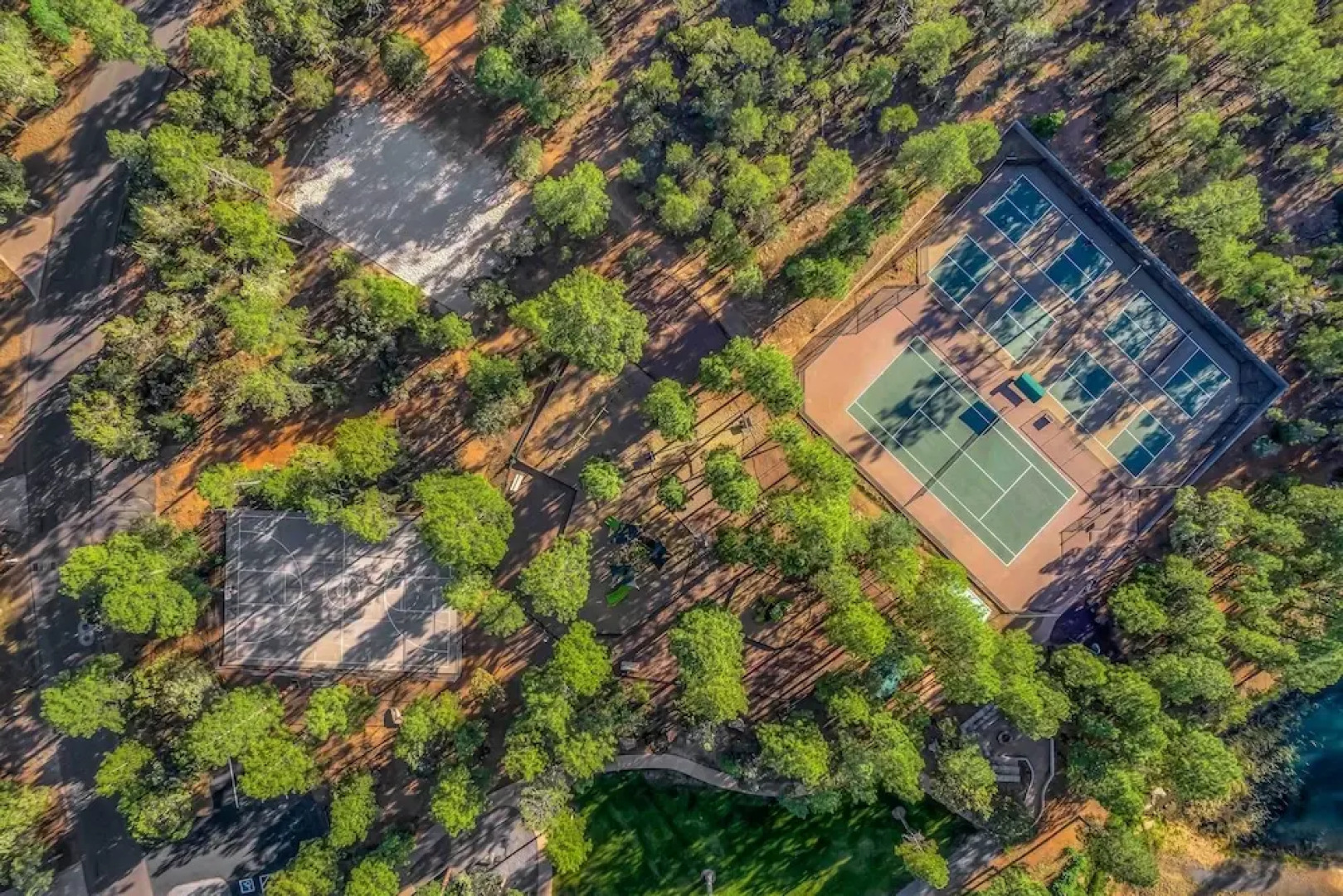 Show Low 'a-to-z Cabin' With Deck & Gas Grill!