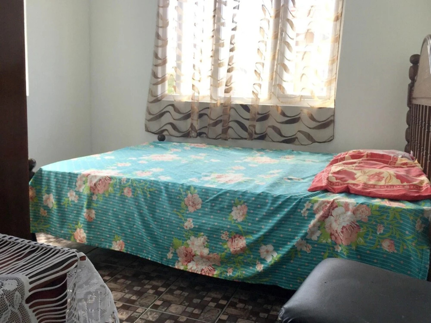 House With in Pereybere With Pool Access and Enclosed Gard