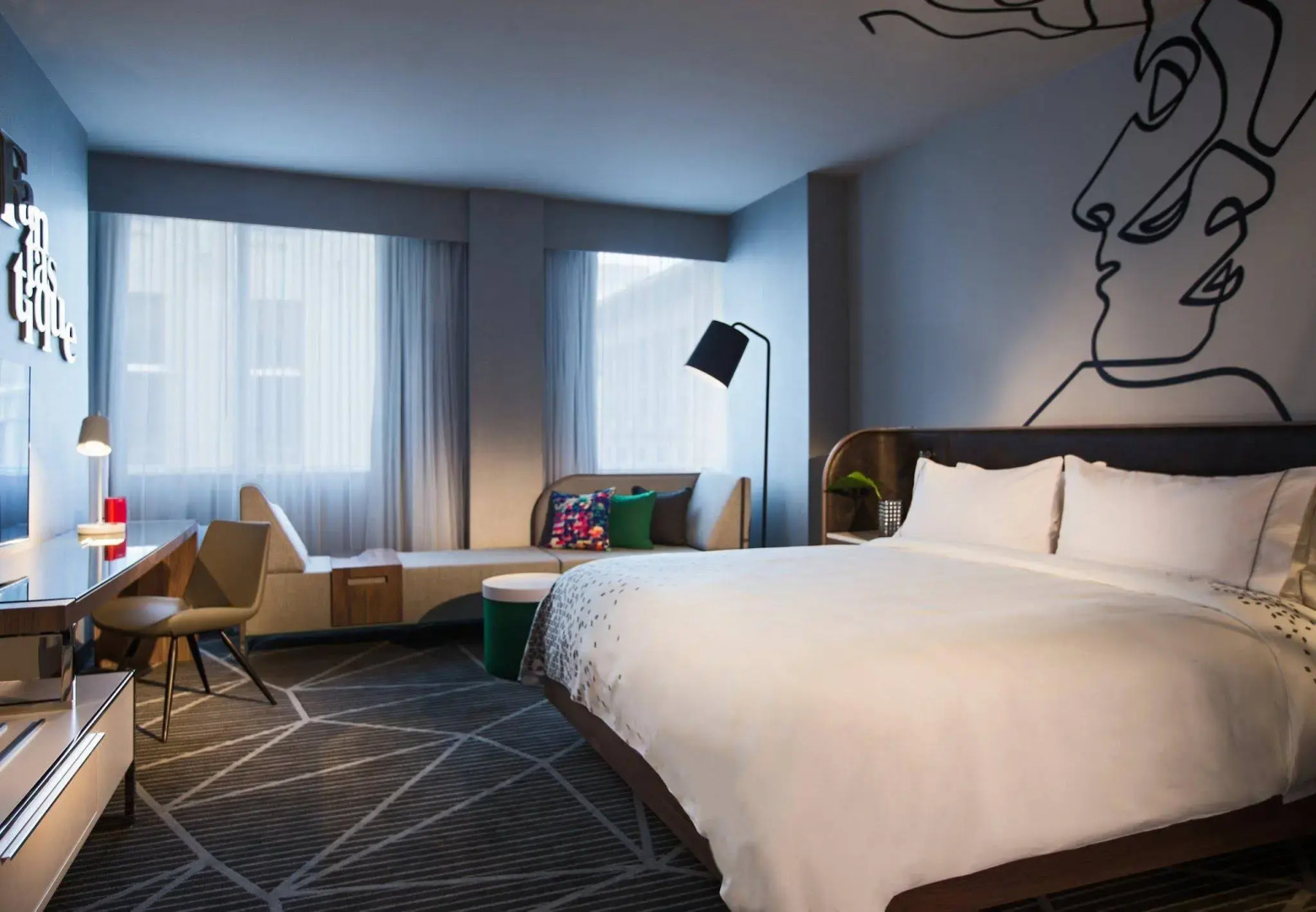 Renaissance Montreal Downtown Hotel