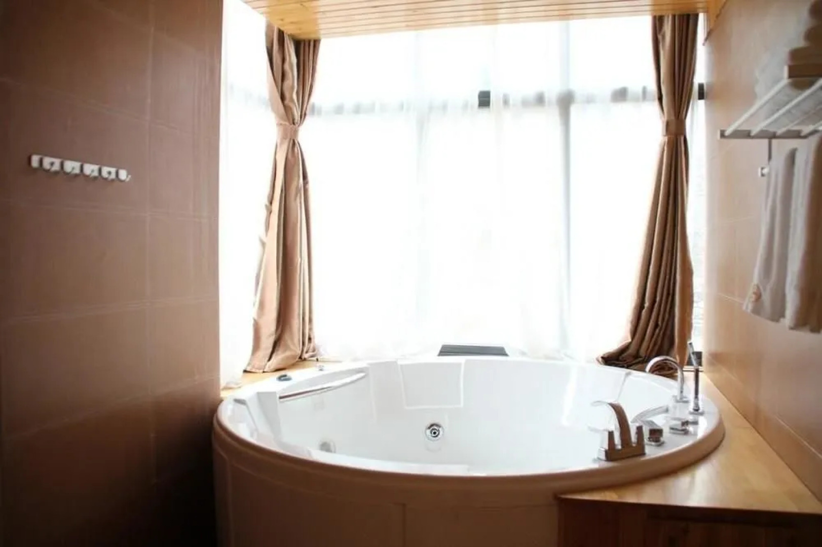 Yichang Changyang North Island Hotel