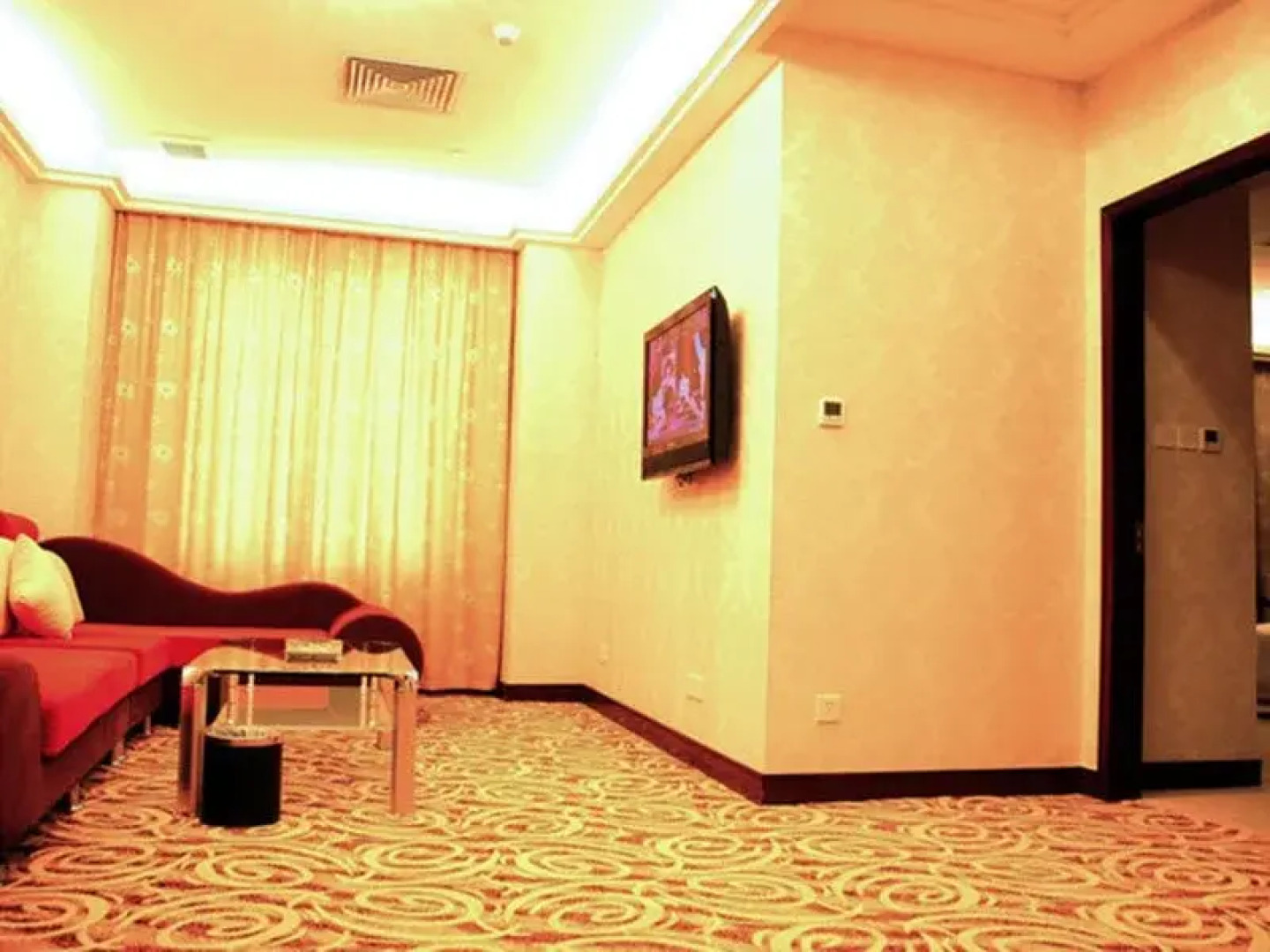 东莞怡安大酒店(雁田店)