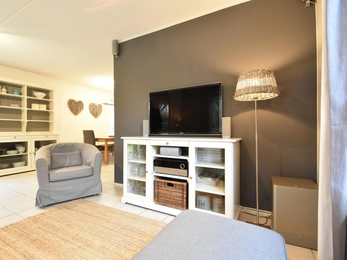 Quaint Holiday Home in Zonnemaire With Roofed Terrace