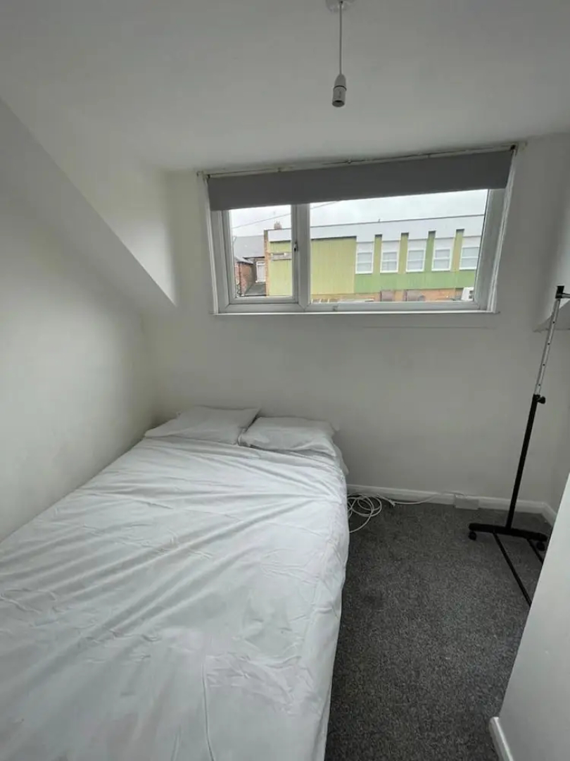 Lovely and Bright 2 bed House