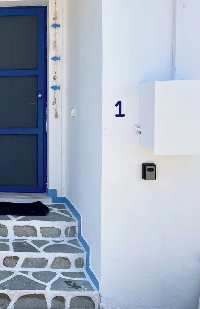 Amazing Blue Marsis Apartment in Paros