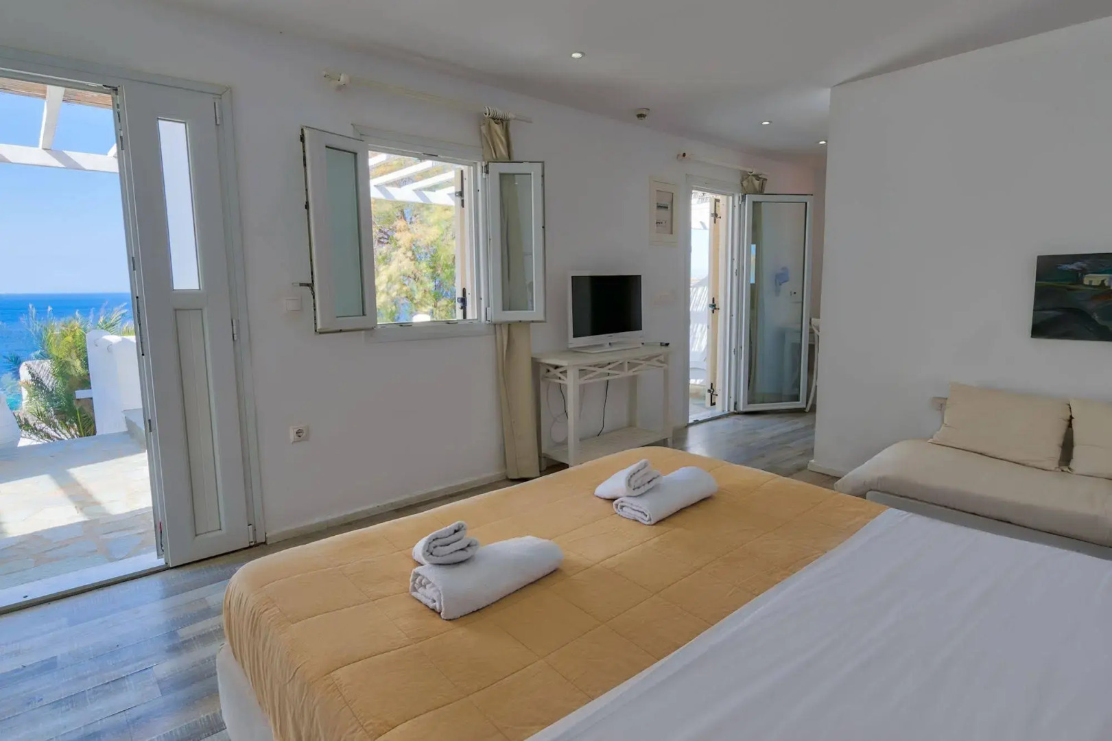 With-inn Mykonos Suites