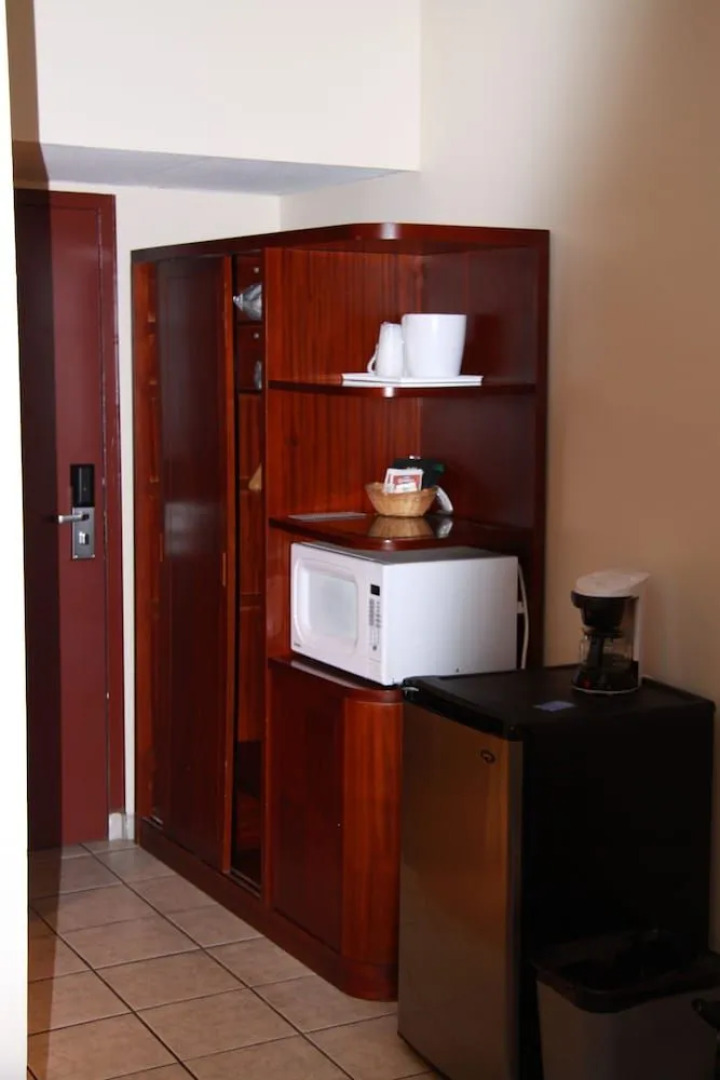 Causeway Bay Hotel Sparwood