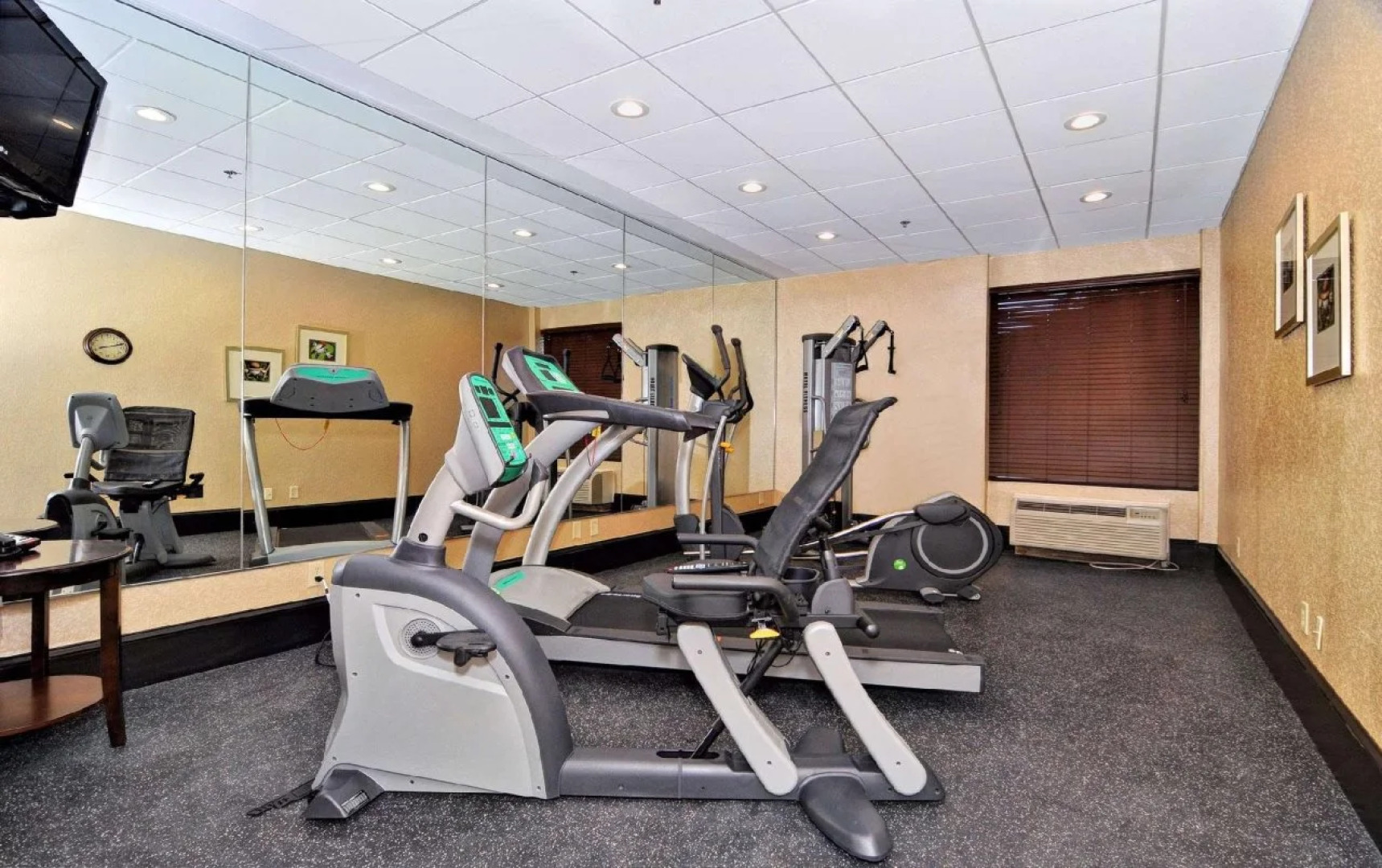 Holiday Inn & Suites Columbia NE - Ft Jackson Area by IHG