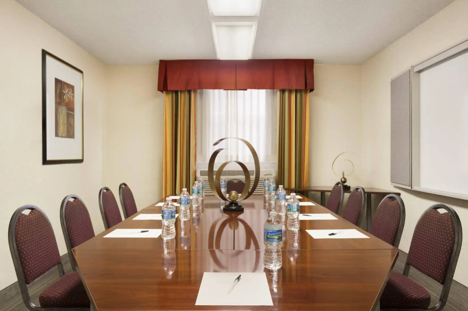 The Palms Inn & Suites