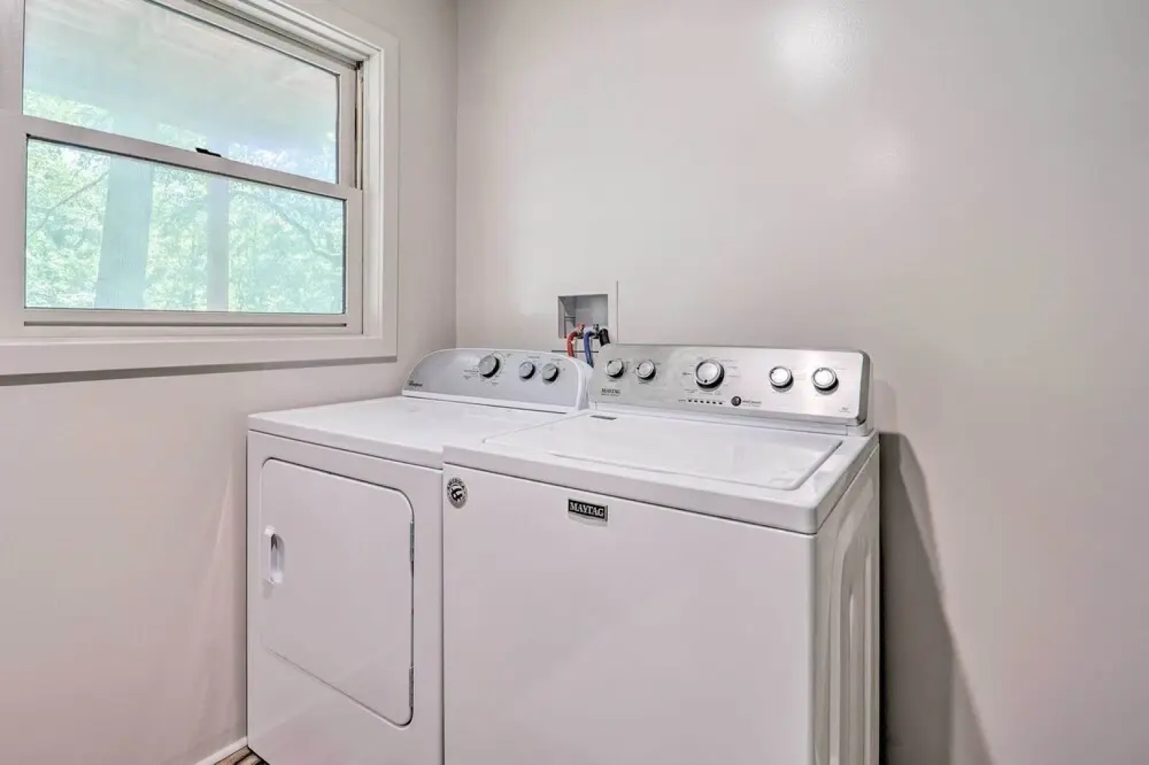 Dog-friendly Bella Vista Home w/ Grill + Deck