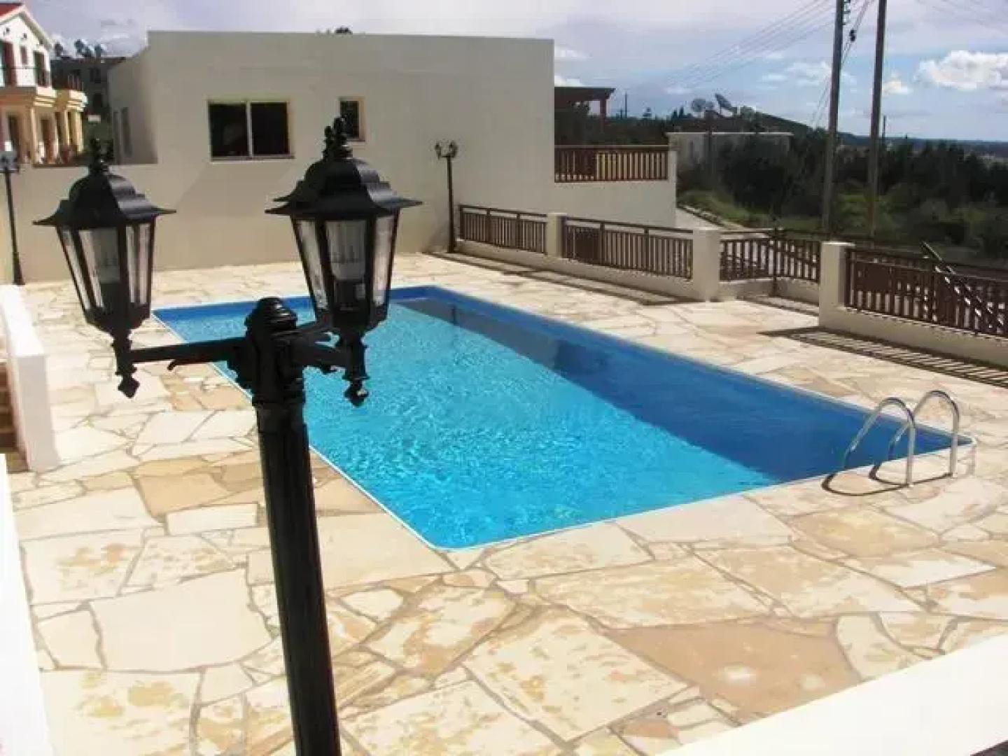 Paschali Hills Apartments