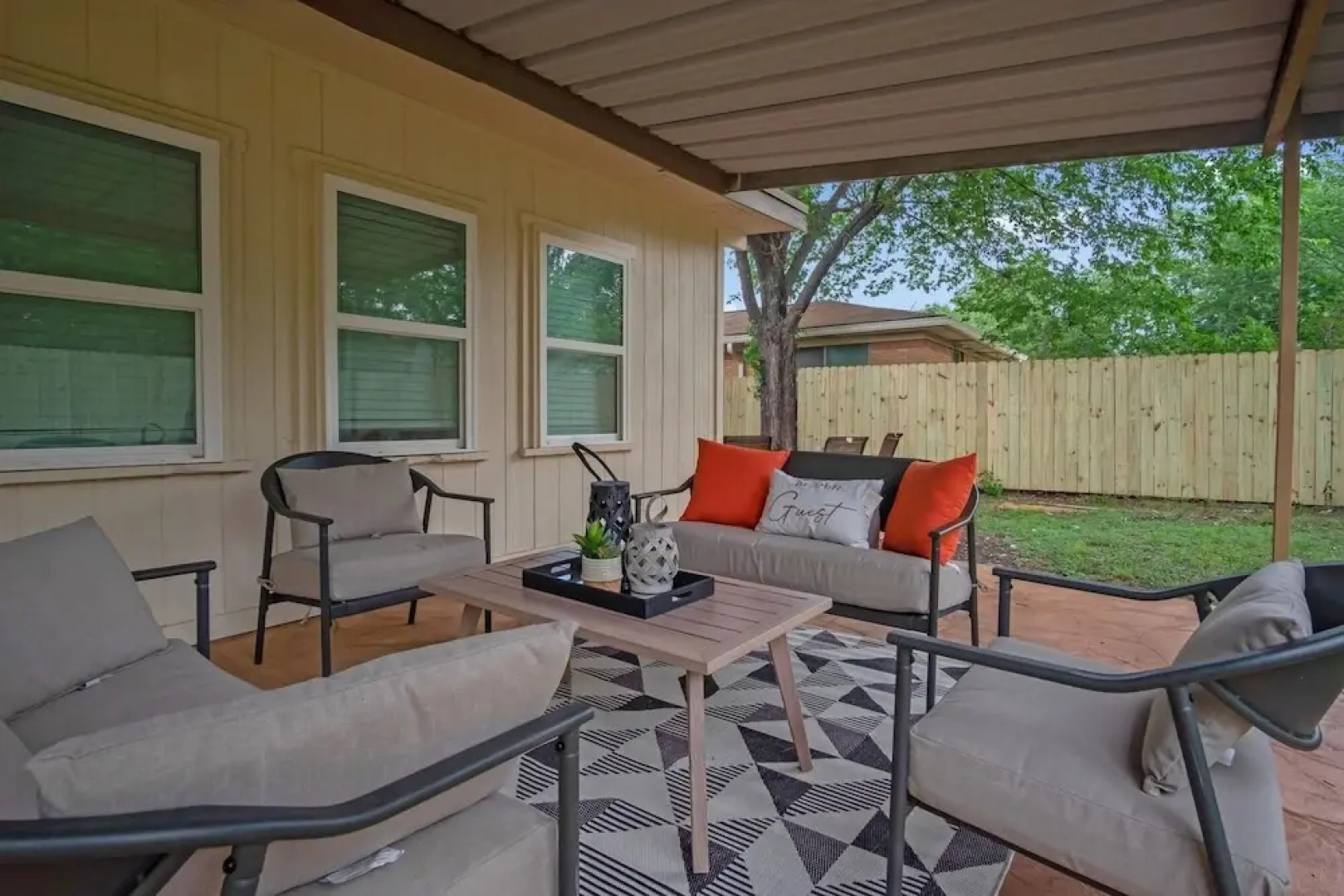 The Harmony Designer Home In Central Dfw 4 Bedroom Home by RedAwning