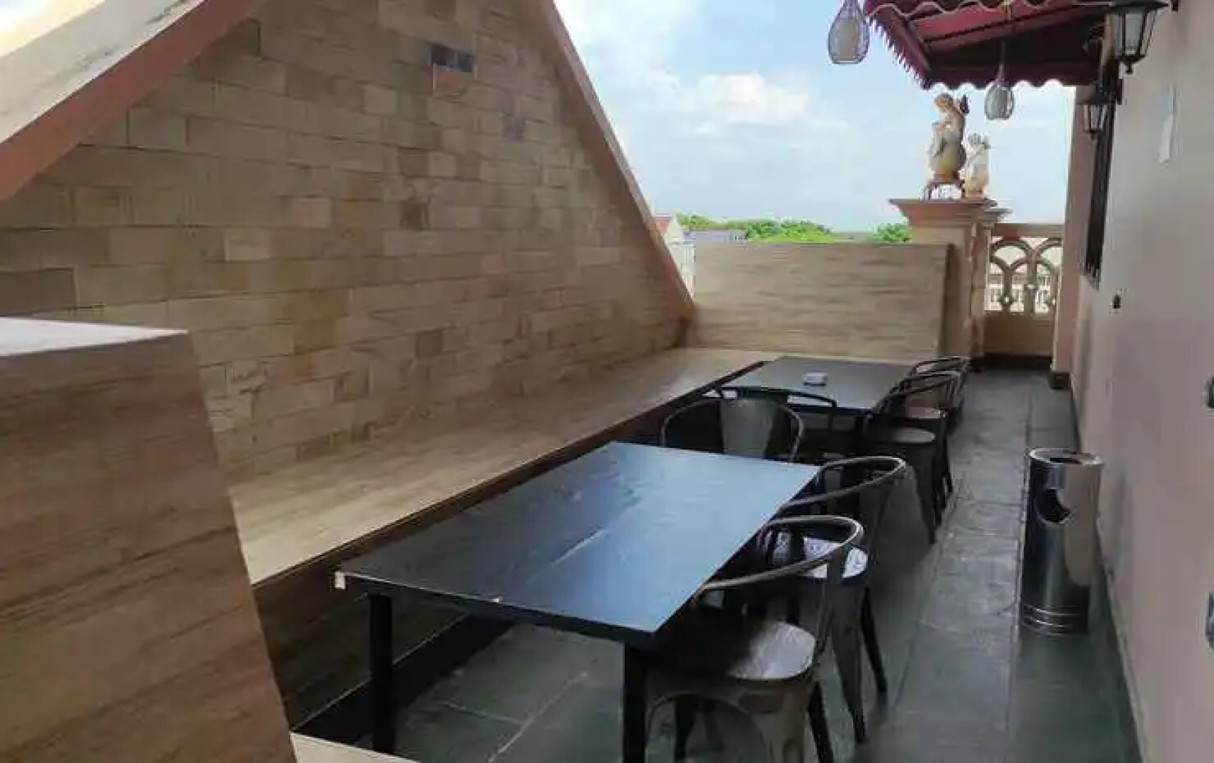 Grand Venetian Hotel