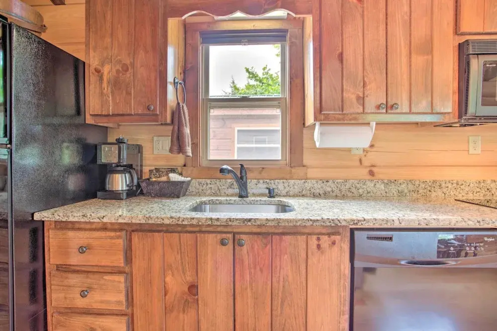 Hike & Snow Play! Mill Spring Cabin Near Winery