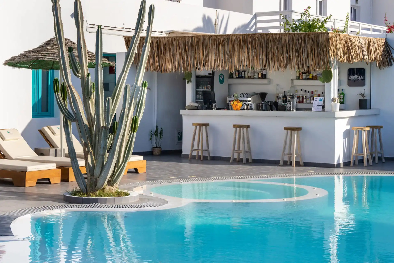 Nissia Beach Apartments and Suites