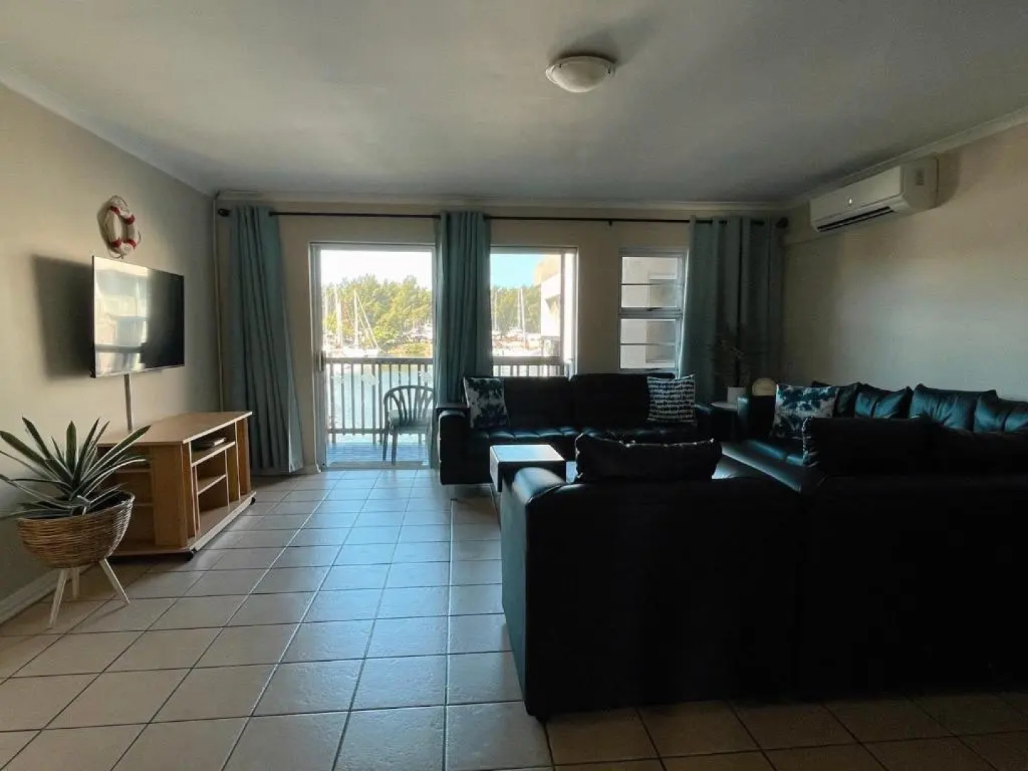 Waterfront 2 Bedroom Apartment