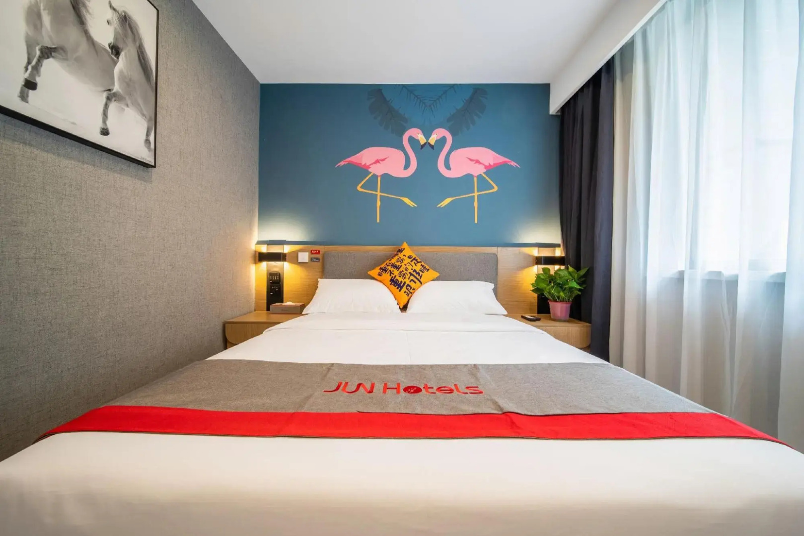 Yayue Hotel (Shangluo Yishui Jinyang Unit Shop)