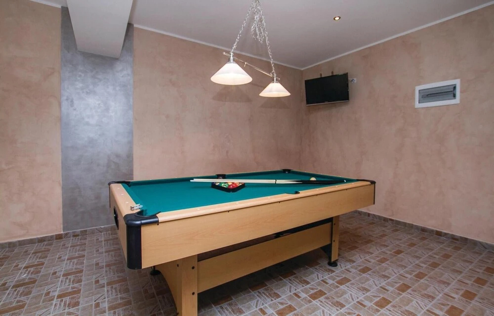 Beautiful Home in Nedescina With Wifi and 7 Bedrooms