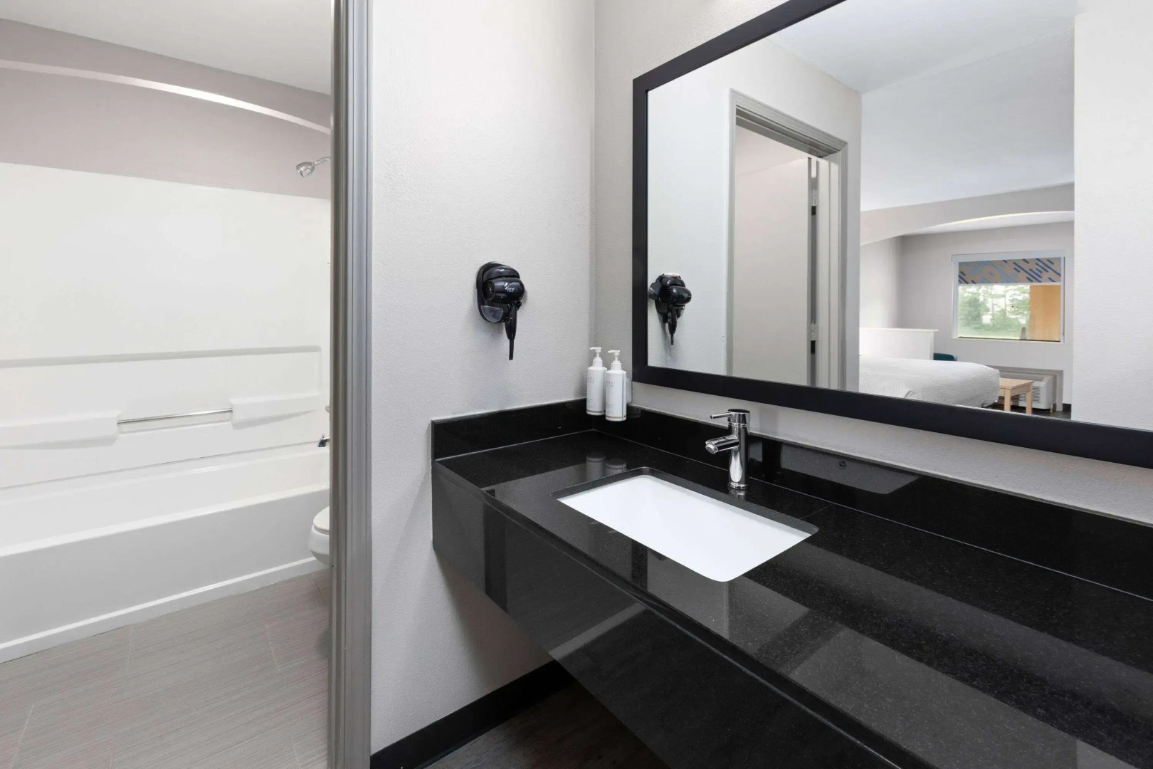 Days Inn by Wyndham North Little Rock/ Maumelle