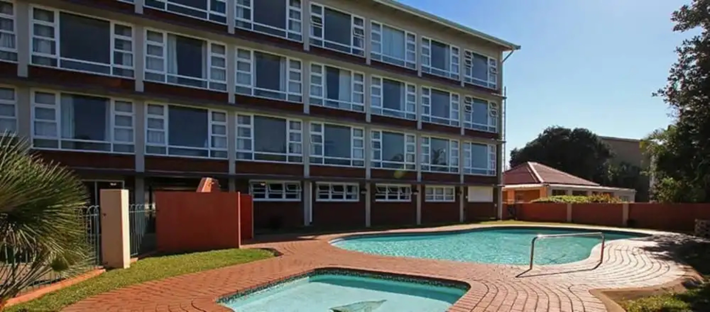 Charles Hoffe Park Holiday Resort