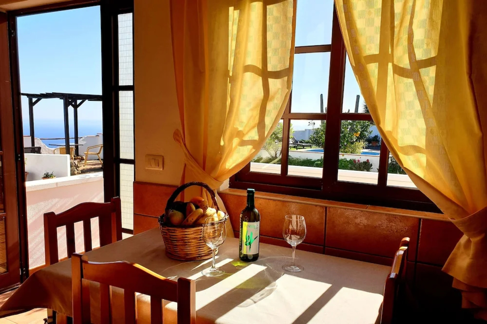 La Roseta by Isla Bonita