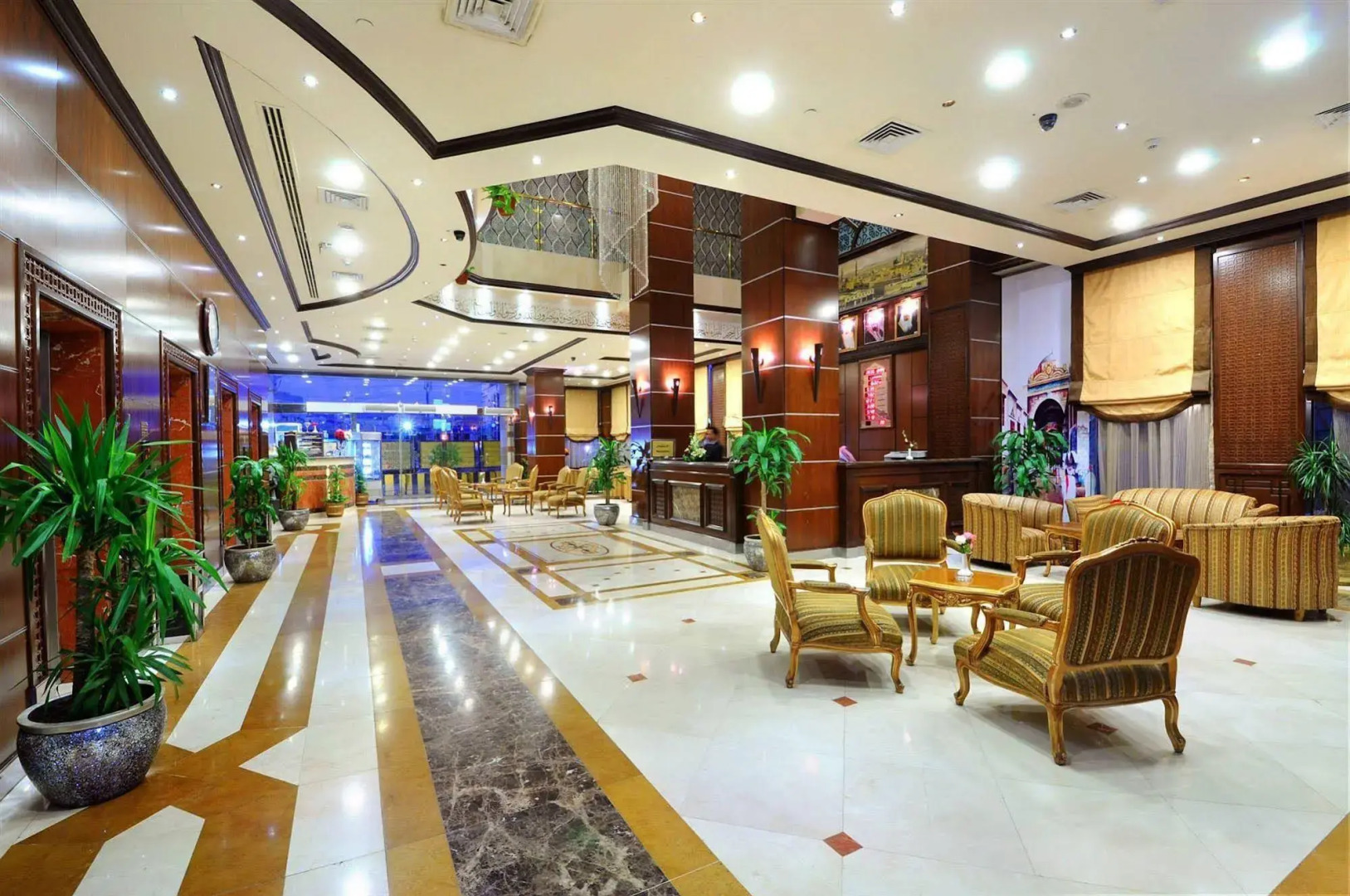Zowar International Hotel