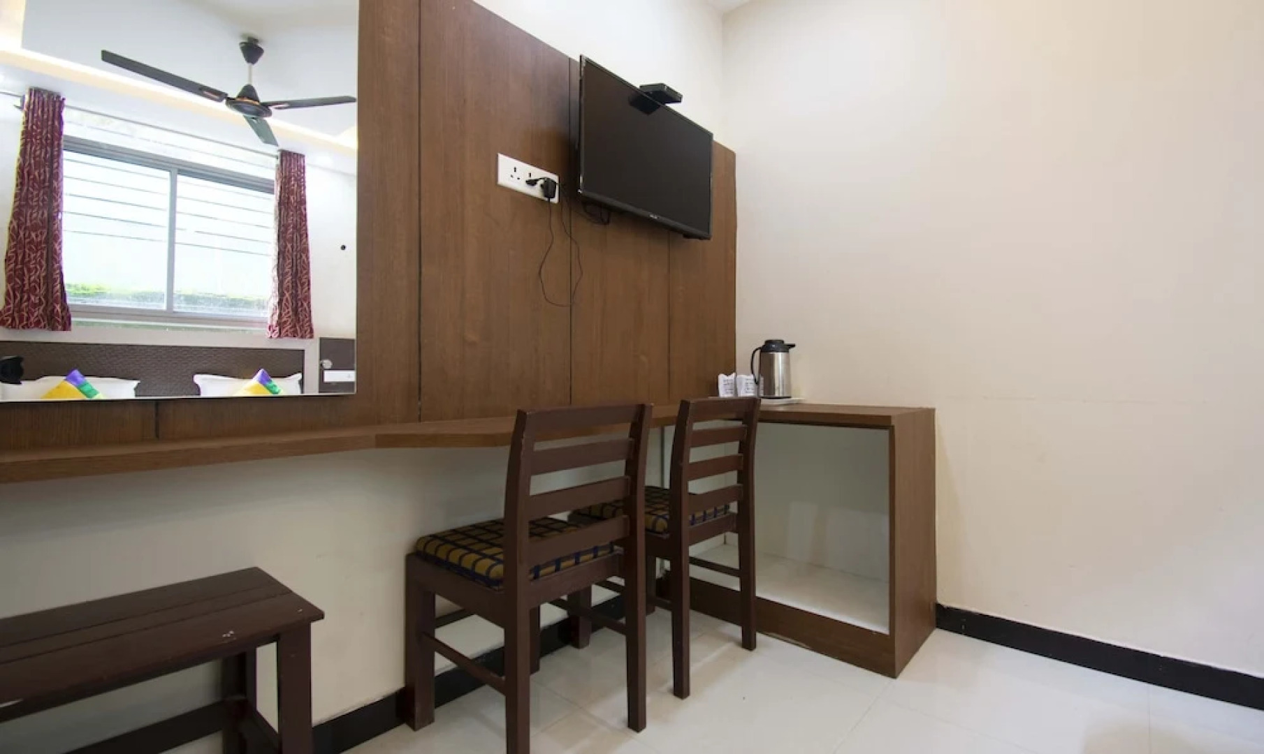 Treebo Trip Lumino Rainbow