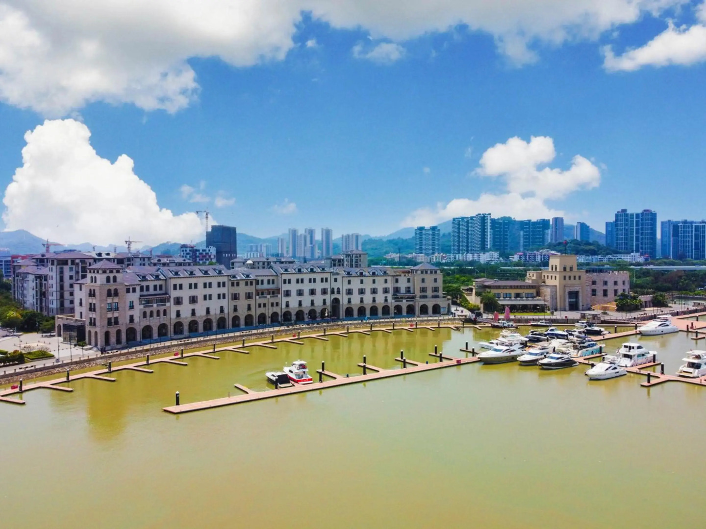 Guangzhou Nansha Stone Inn