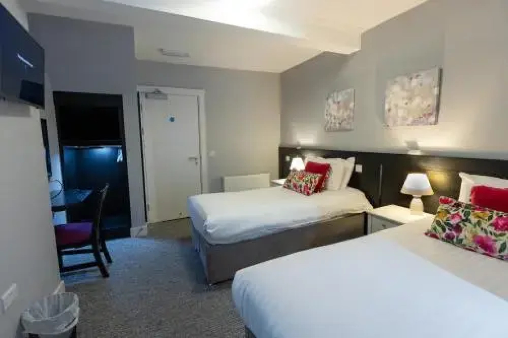 Behan's Horseshoe Bar & Restaurant