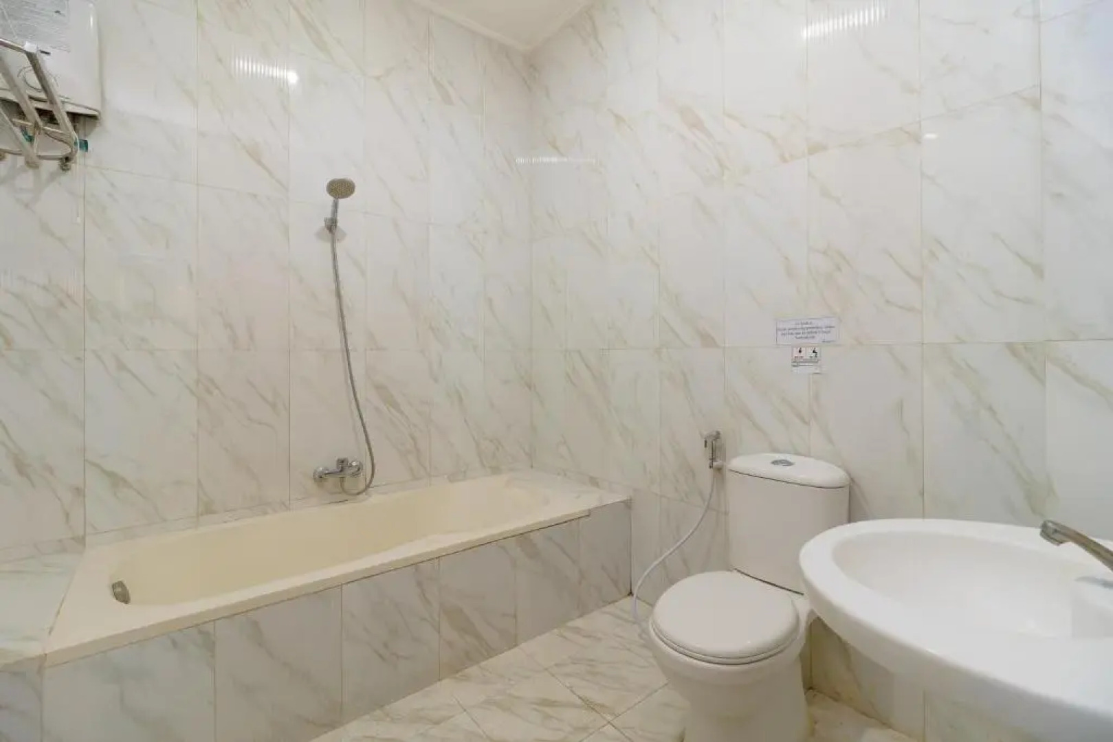 RedDoorz Resort Premium @ Sangkan Hurip Kuningan