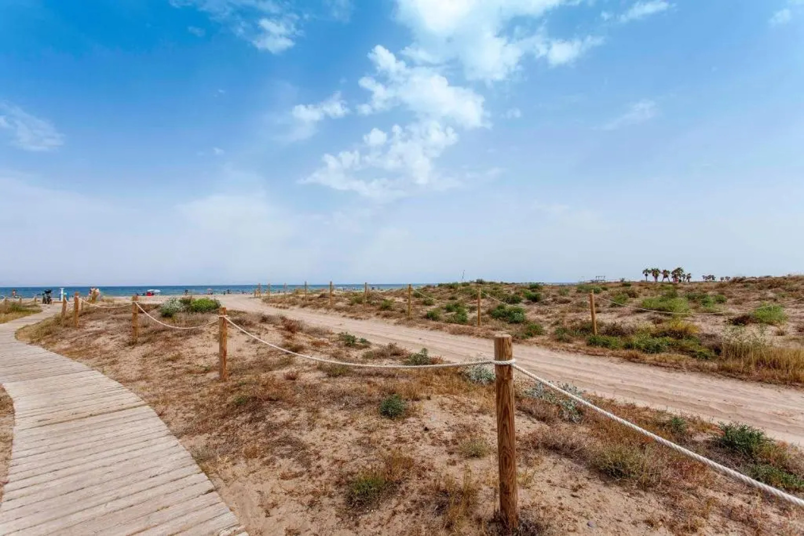 ApartUP Canet Beachfront House