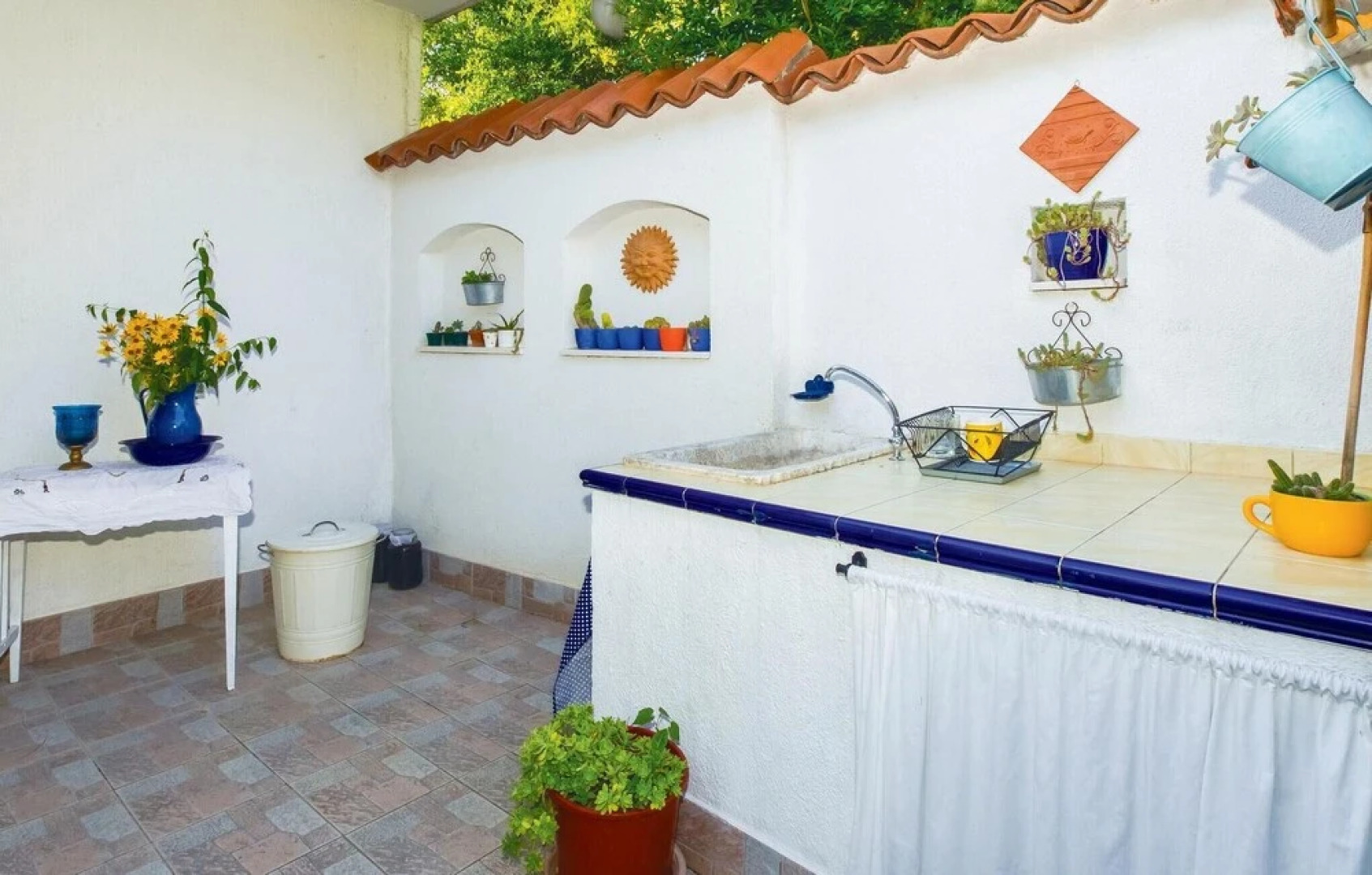 Awesome Home in Zrnovnica With 2 Bedrooms, Wifi and Outdoor Swimming Pool