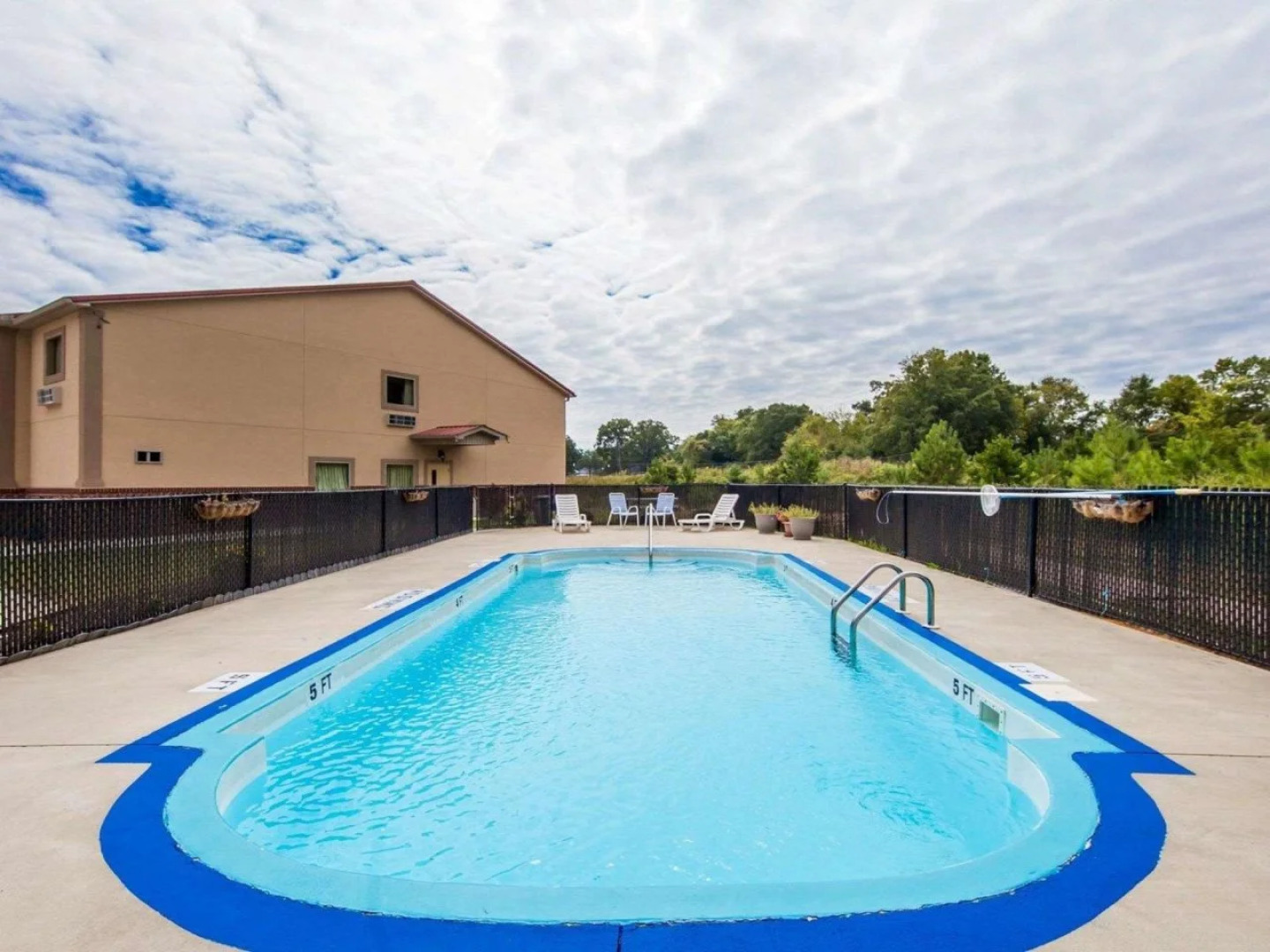 Econo Lodge Inn & Suites Rockmart