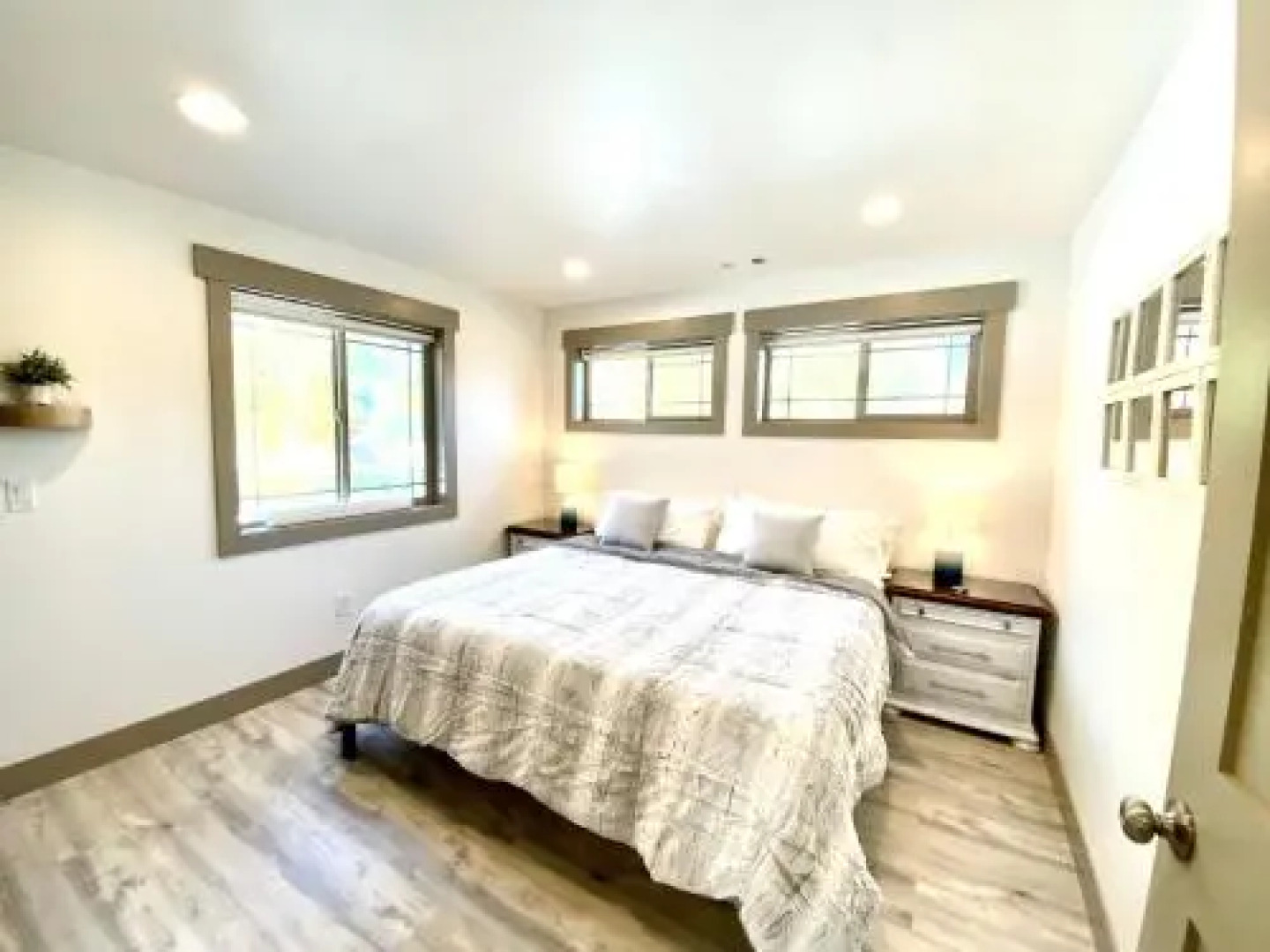 Raspberry Garden Inn & Suites