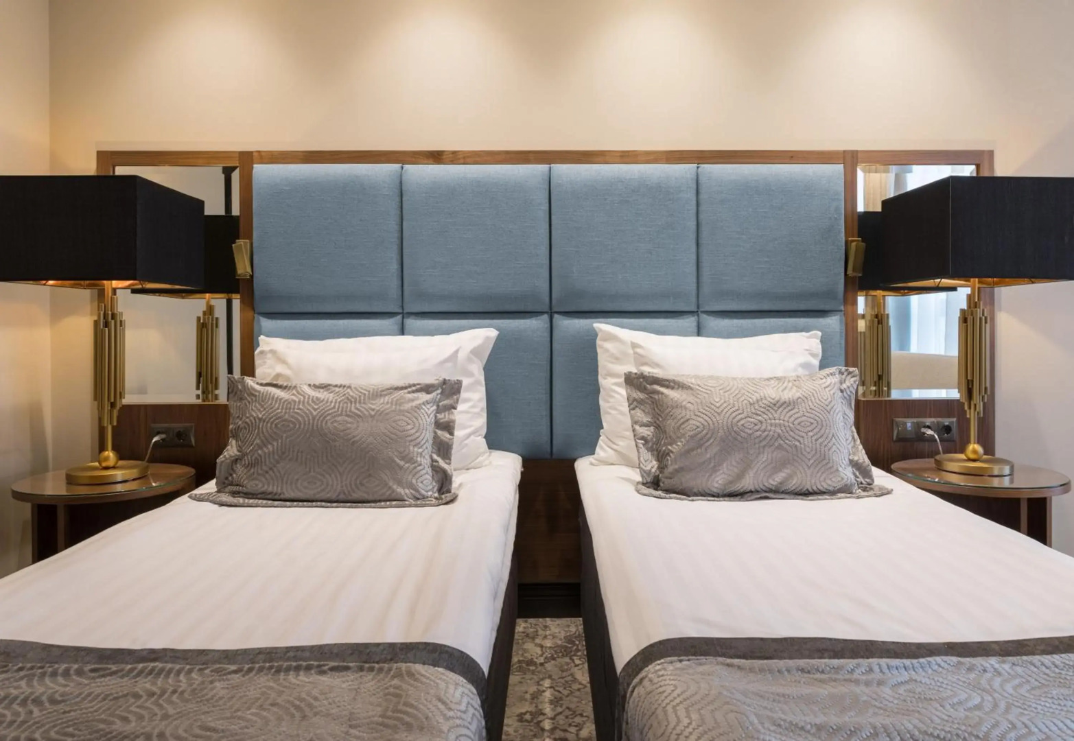 Спа- и конференц-отель V