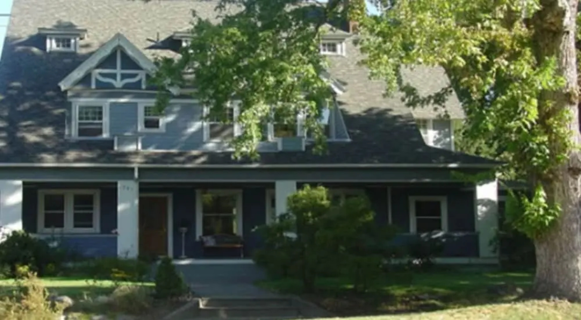 The Maxwell House Bed and Breakfast