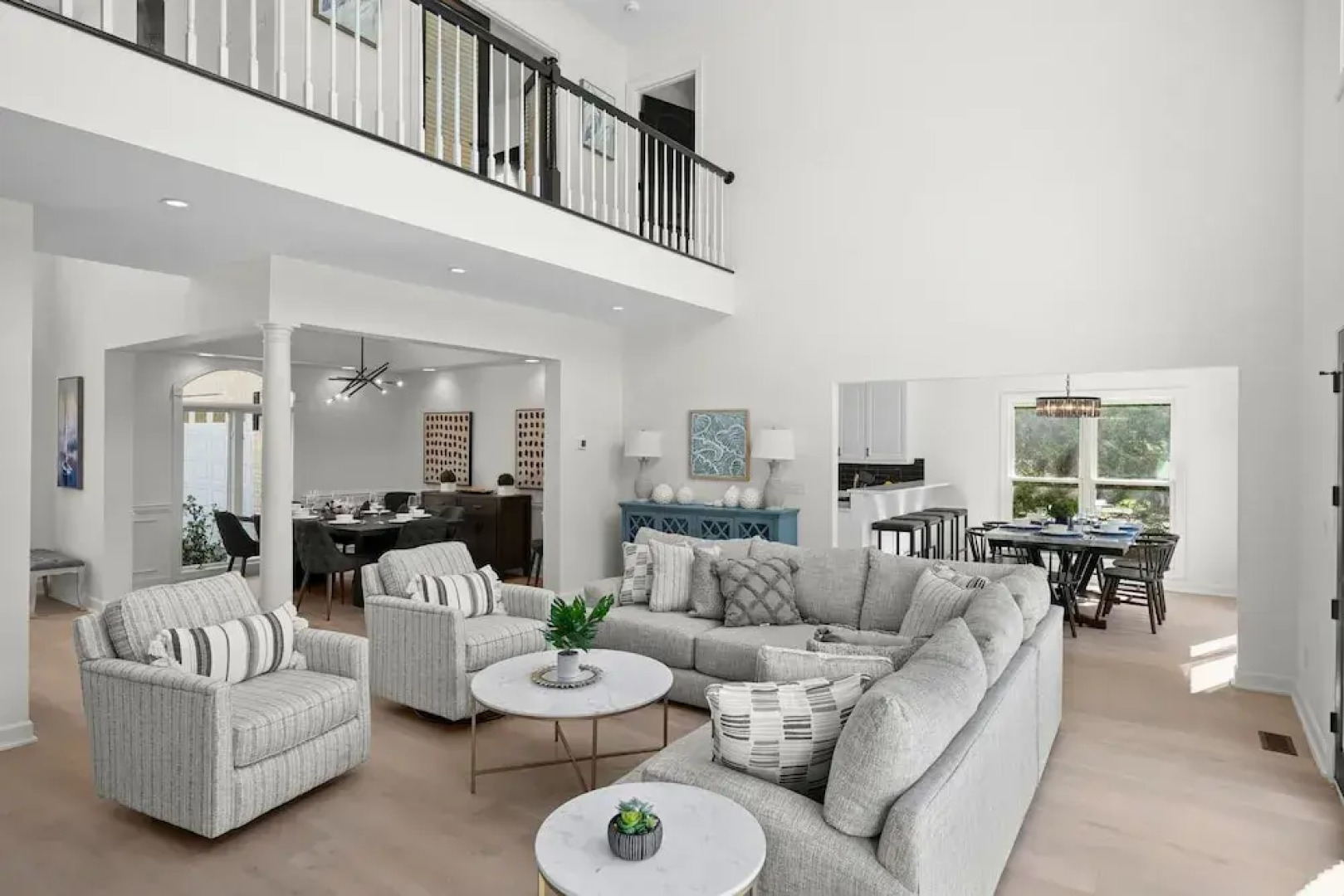 Knotty Pines by Avantstay Lake Views Renovated