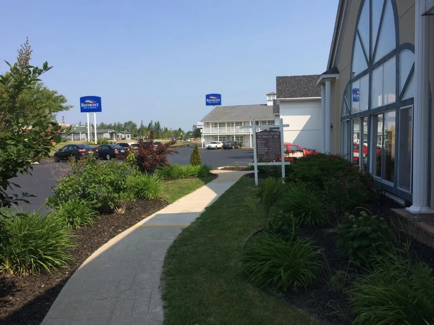 Baymont Inn & Suites St. Ignace Lakefront