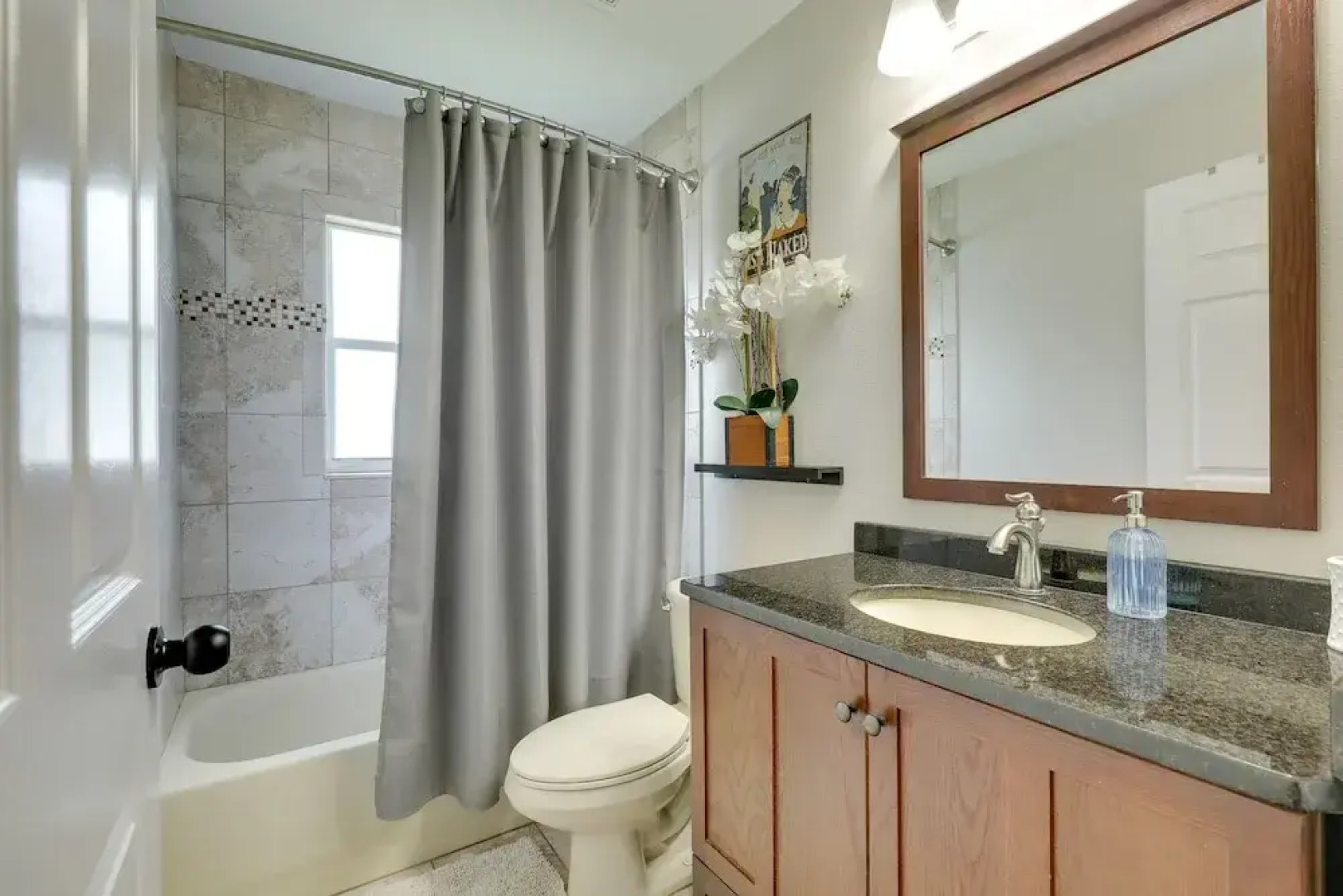 Bright Getaway w/ Ski Lake, 11 Miles to Dtwn Tampa