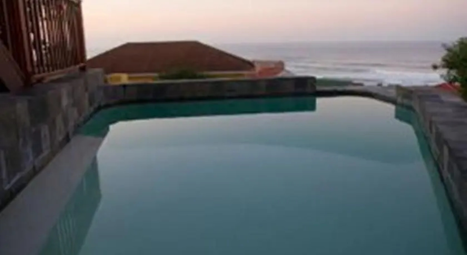 Big Blue Beach Lodge